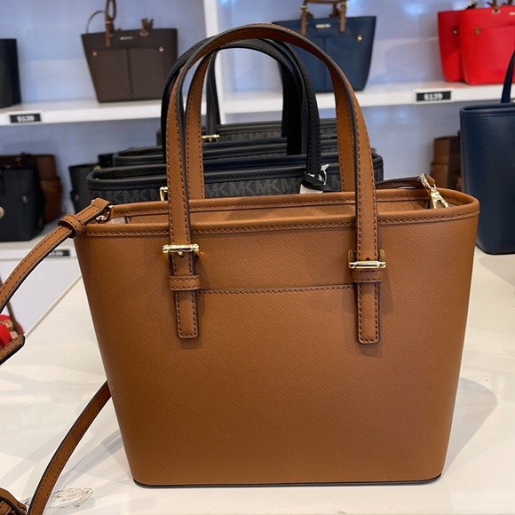 MICHAEL KORS
Jet Set Travel Extra-Small Saffiano Leather Top-Zip Tote Bag
NWT - Picture 5 of 16